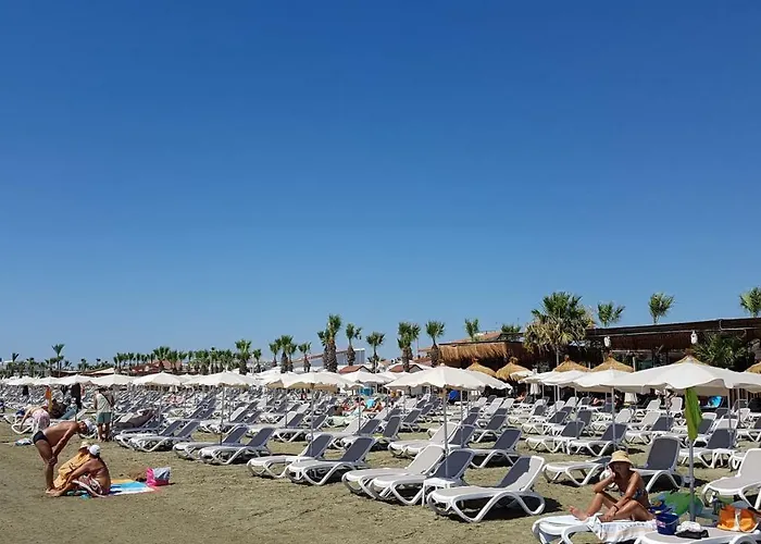 Апартаменти Zorbas Sea View No 4 Ларнака