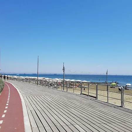 Апартаменты Zorbas Sea View No 4 Ларнака